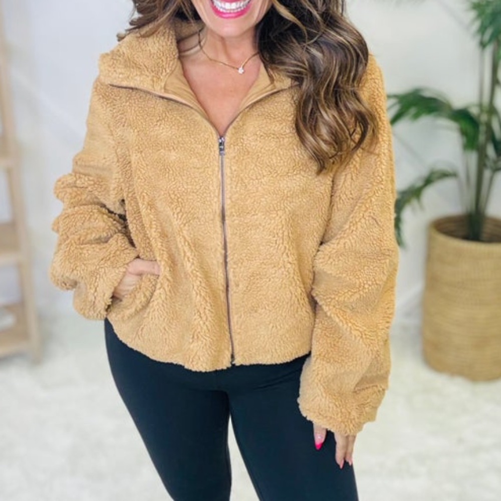 New Easel Full Zip Sherpa Jacket With Lining in Camel Size Small
